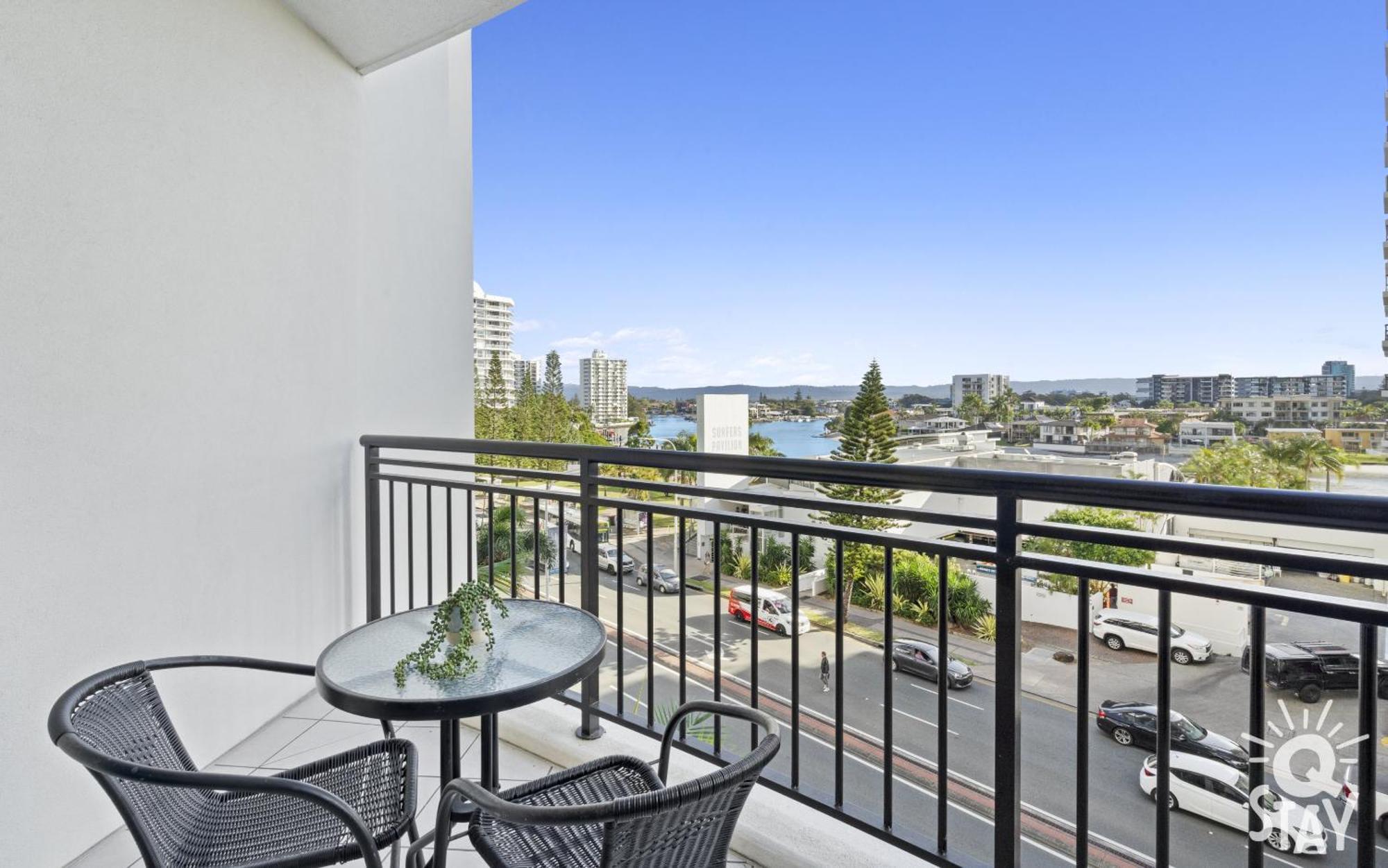 Chevron Renaissance Surfers Paradise Mid Week Madness Deal - Q Stay غولد كوست المظهر الخارجي الصورة