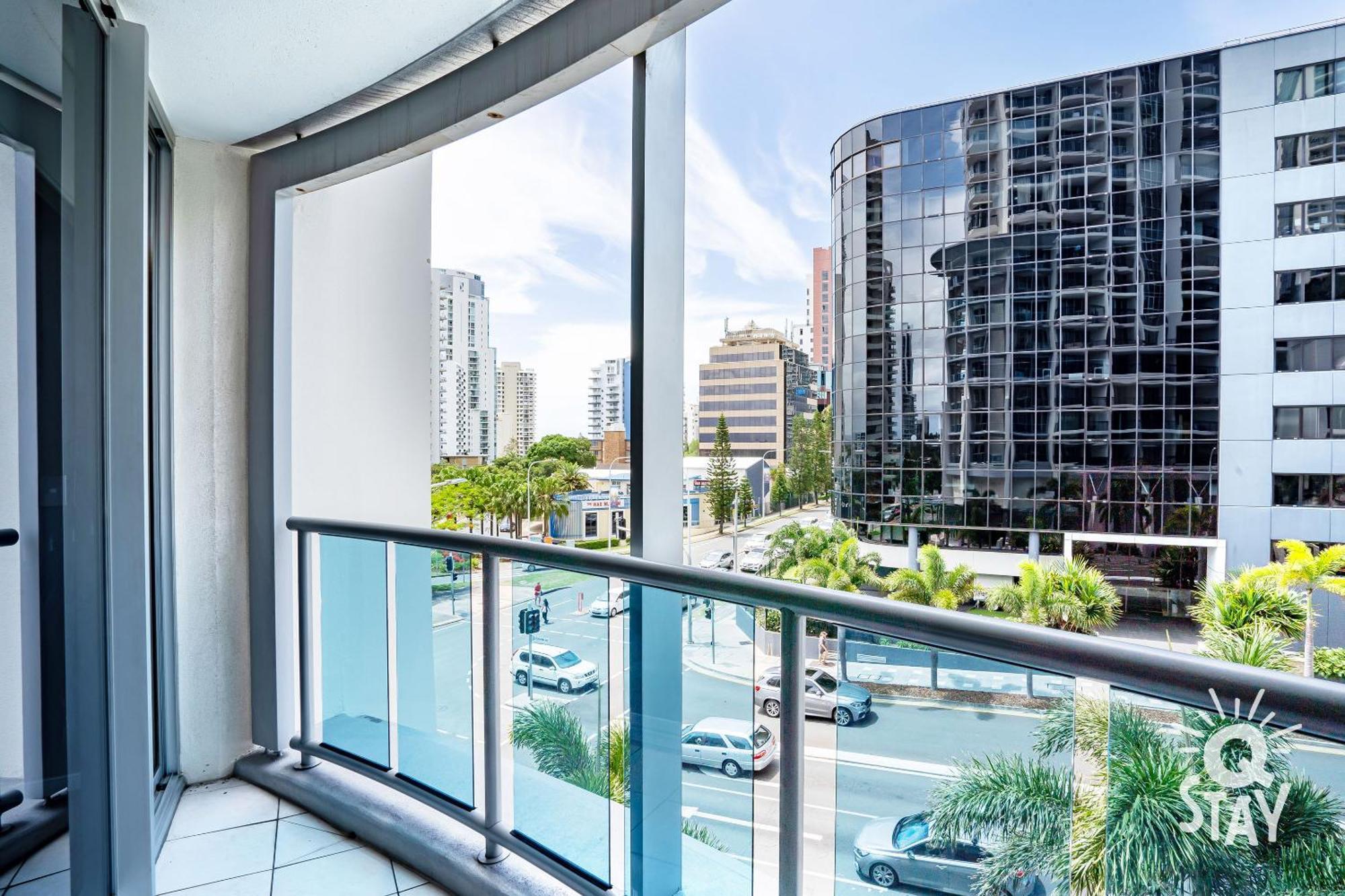Chevron Renaissance Surfers Paradise Mid Week Madness Deal - Q Stay غولد كوست المظهر الخارجي الصورة