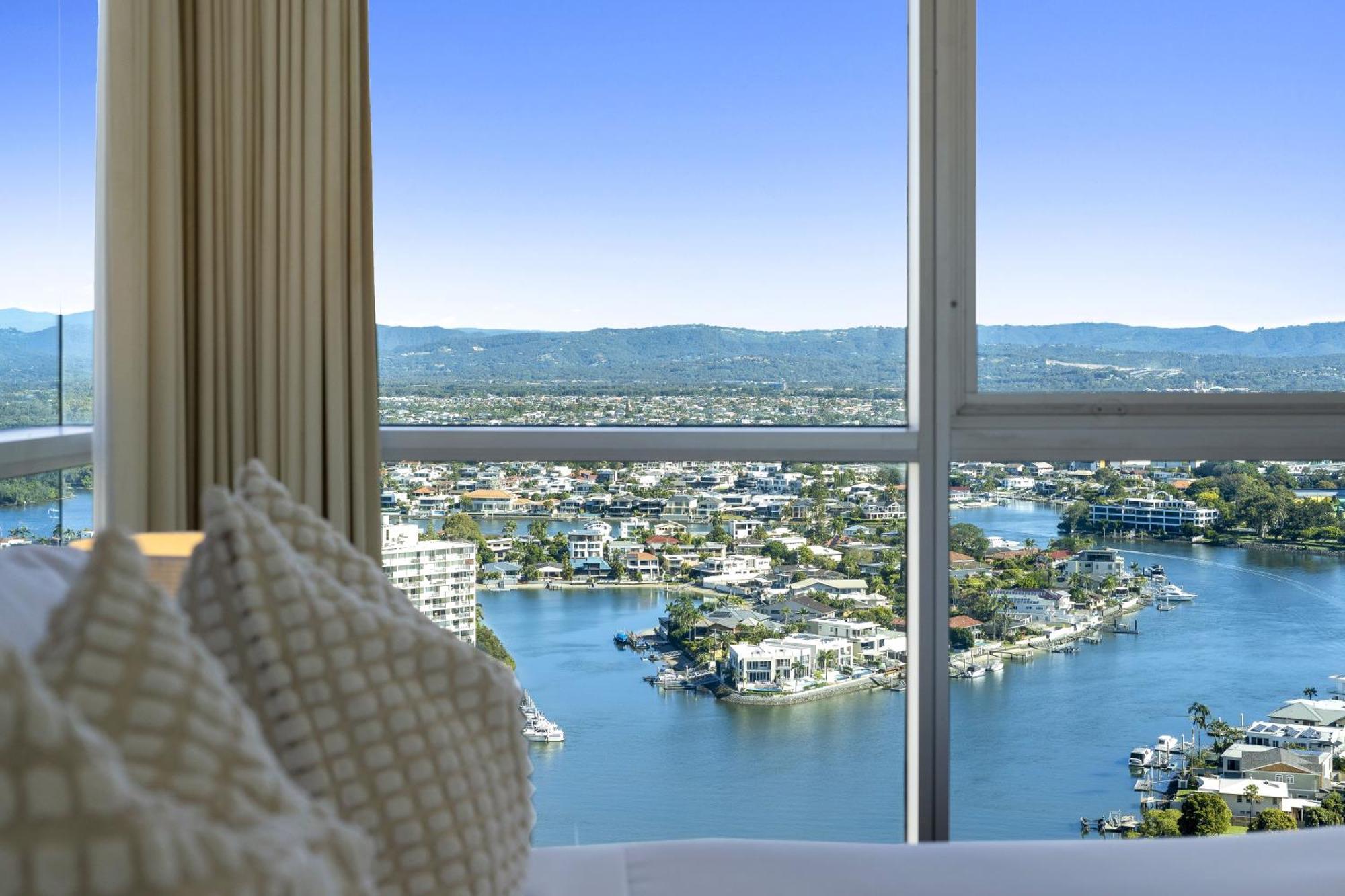 Chevron Renaissance Surfers Paradise Mid Week Madness Deal - Q Stay غولد كوست المظهر الخارجي الصورة